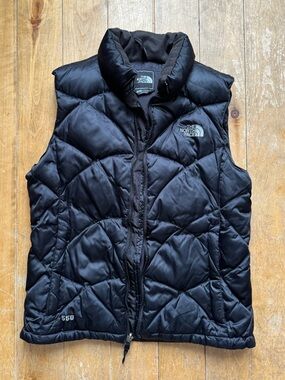 Women’s The North Face 550 Black Puffer Vest Medium